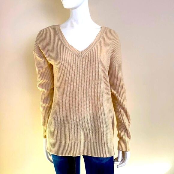 Oversized tan V-neck sweater with lace up back. - Picture 2 of 5